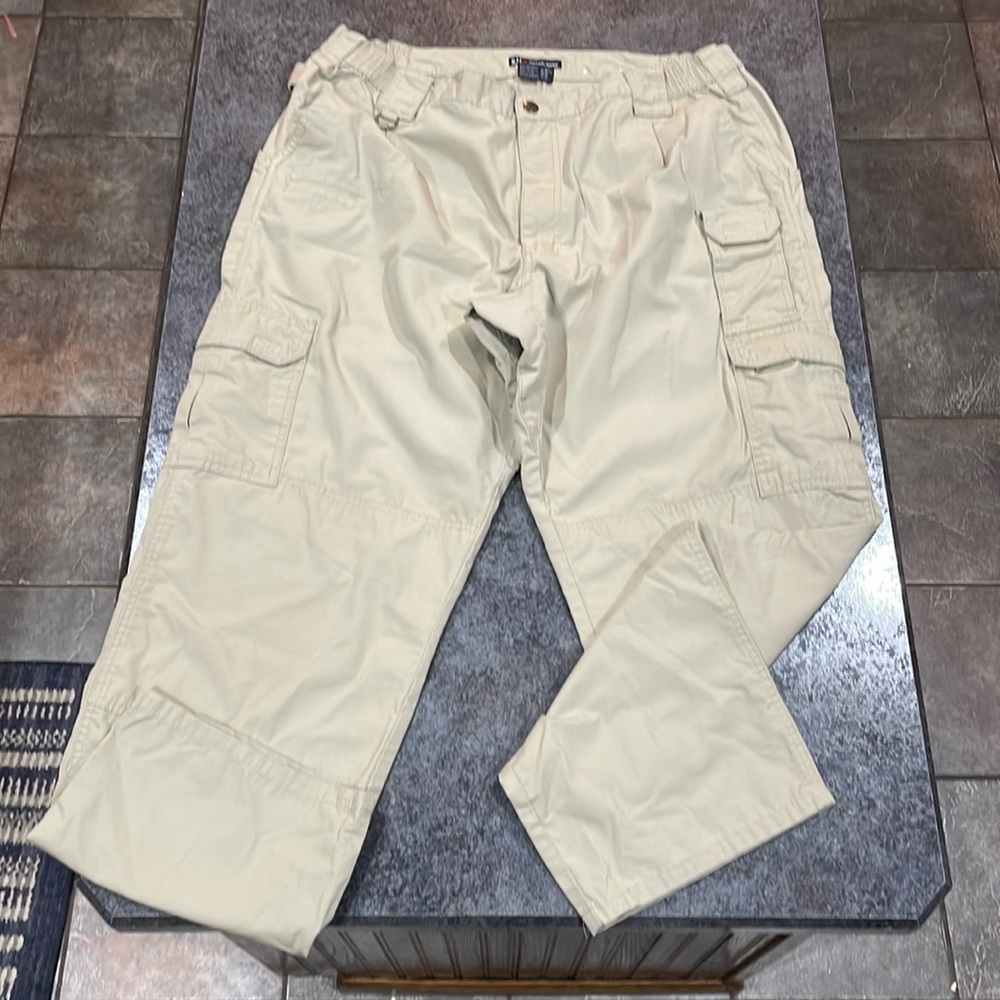 5.11 Tactical Series Men’s Pants. Khaki. Size 40/32